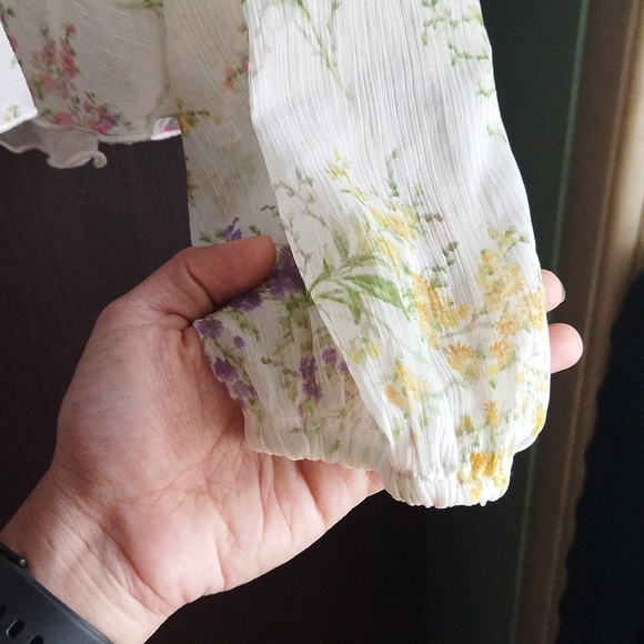 COPY - Georgette flowy top. Colour - white, Size - Medium - Picture 3 of 4